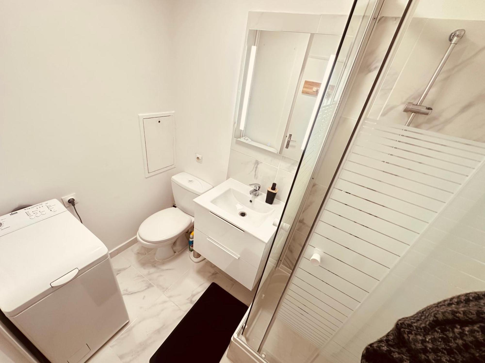 Studio Elegant A Cergy Exteriör bild